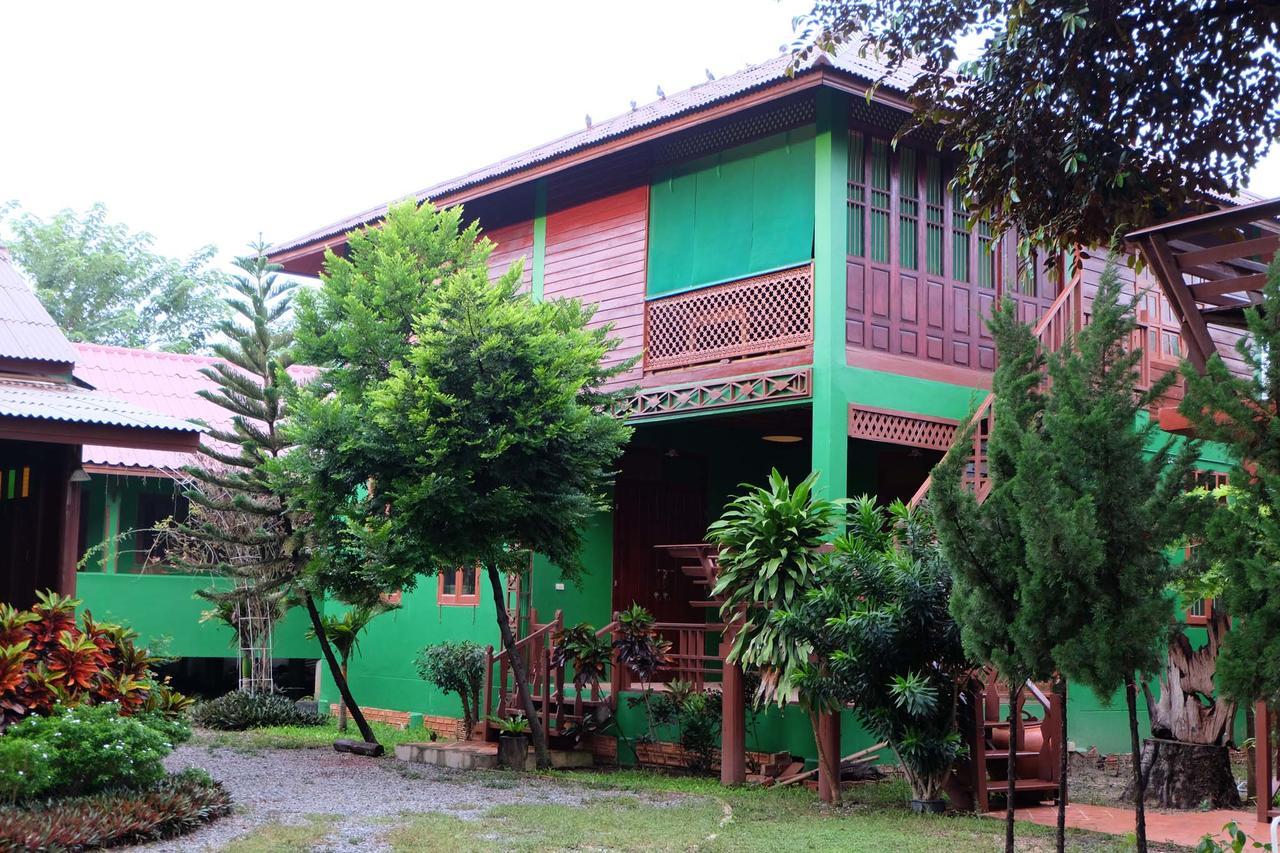 Ruen Khaoyai Hotel Pakchong Exterior photo